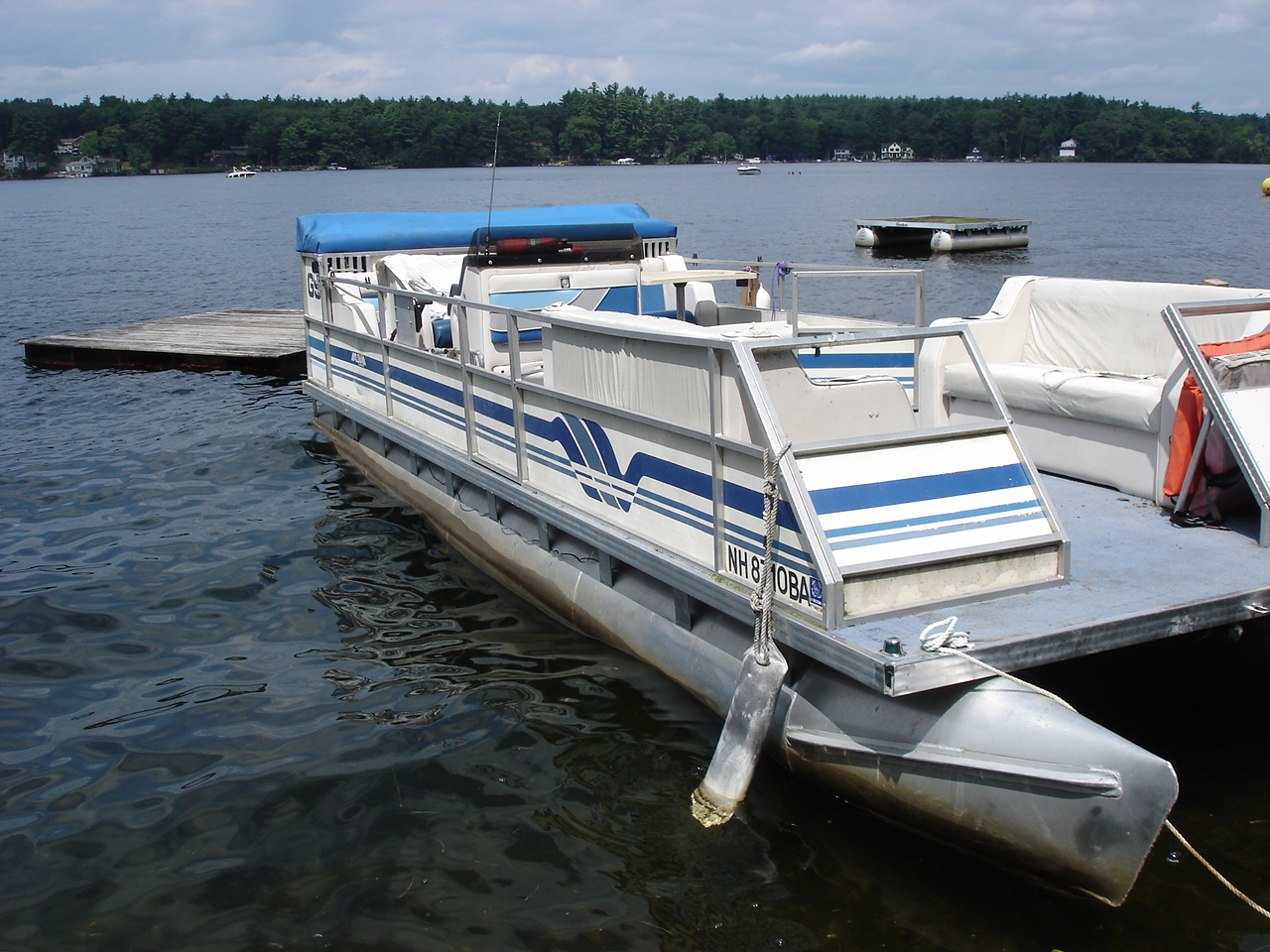 Pontoon boat 015.jpg