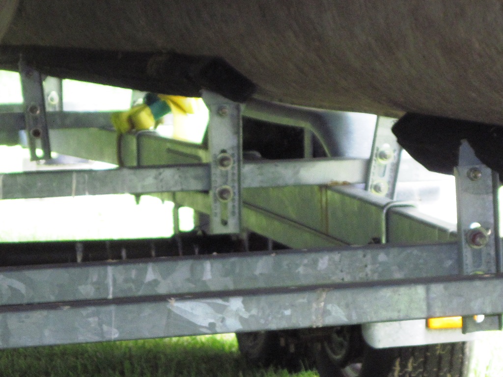 pontoon boat bunk.jpg