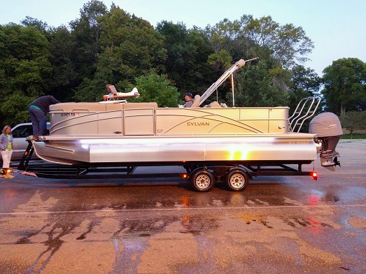 pontoon1.jpg
