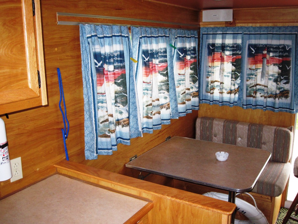 Houseboat_Bed_Table.1.jpg