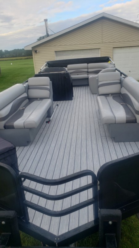 Pontoon Deck small.jpg