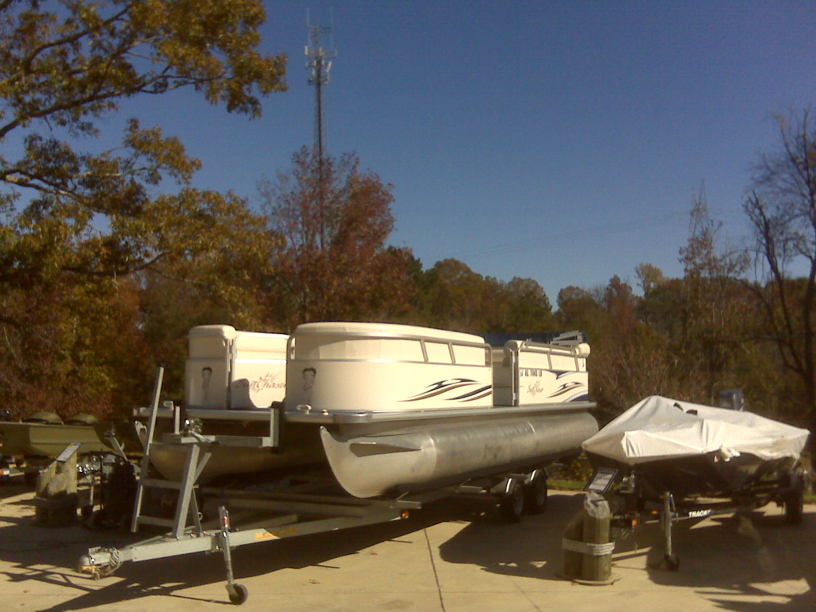 Boat at BassPro1.jpg