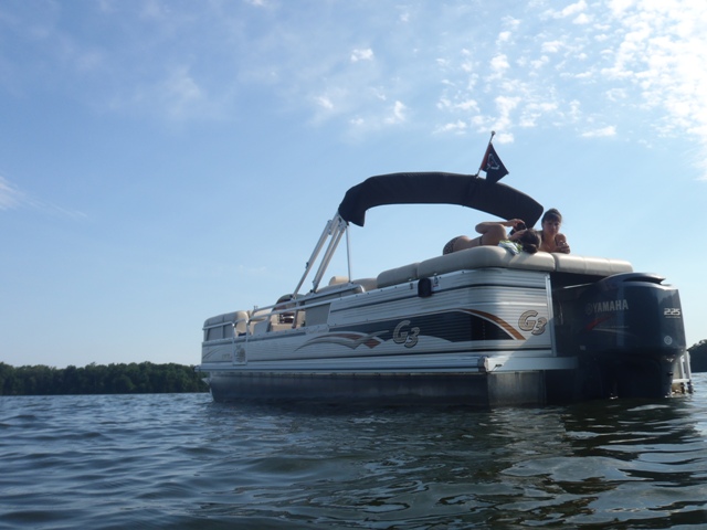 Pontoon 1 2011.JPG