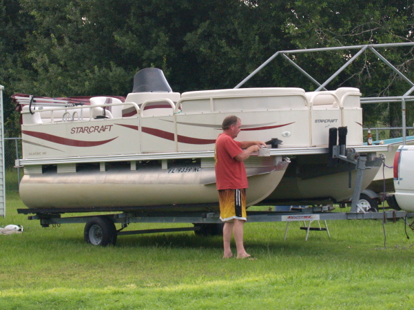 pontoon1.JPG