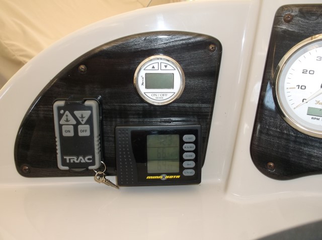 dash mount.JPG