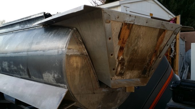 fitting the transom little by little.jpg